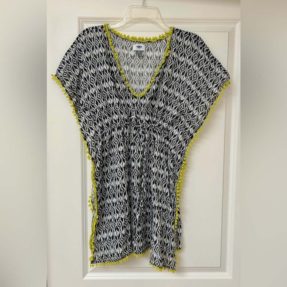 Old Navy Black & White Geometric Print Kaftan Tunic Beach or Pool Cover-Up Top